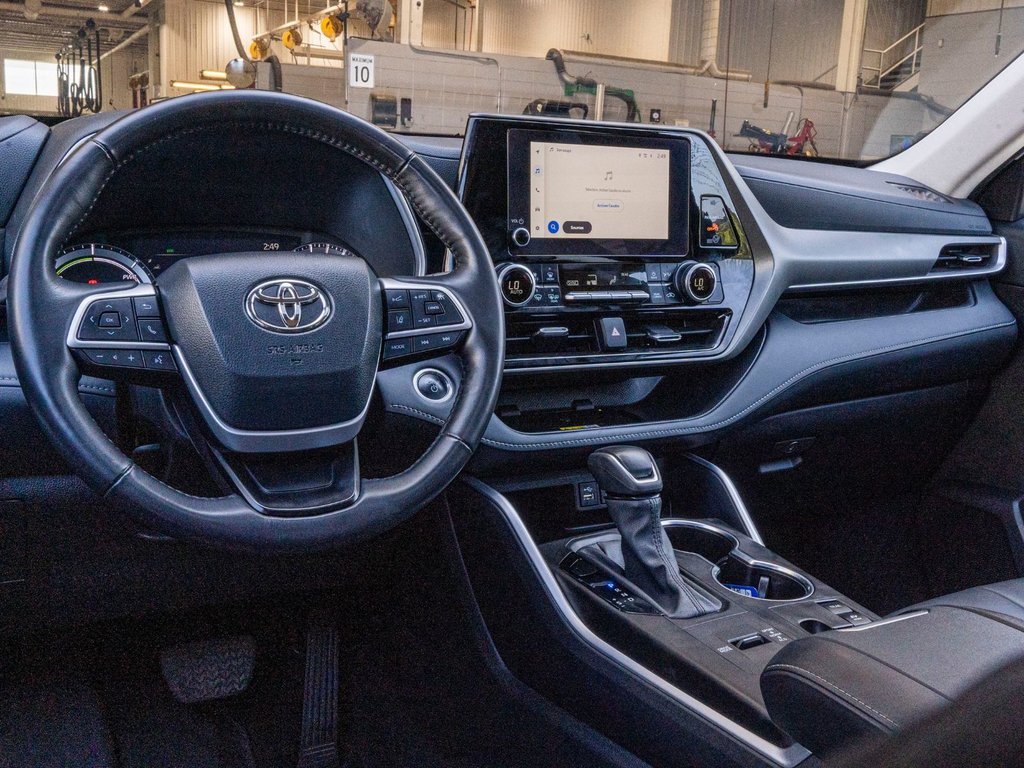 2024 Toyota Highlander Hybride XLE NIGHTSHADE **CUIR+TOIT+MAG NOIR+CARPLAY** in Charlemagne, Quebec - 7 - w1024h768px