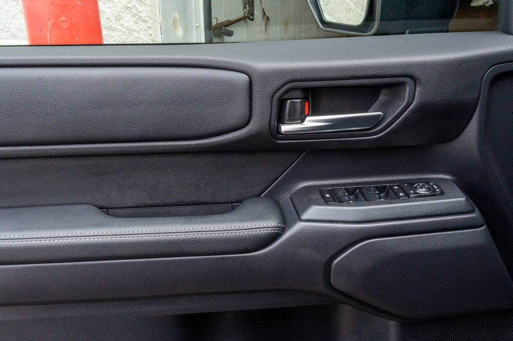 Toyota Land Cruiser **JAMAIS ACCIDENT**RARE**CUIR+TOIT+CARPLAY+MAG** 2024 à Charlemagne, Québec - 22 - w1024h768px