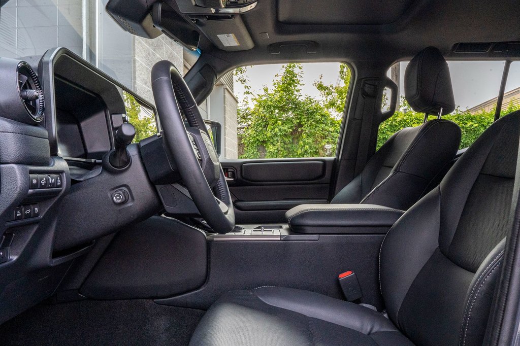 Toyota Land Cruiser **JAMAIS ACCIDENT**RARE**CUIR+TOIT+CARPLAY+MAG** 2024 à Charlemagne, Québec - 20 - w1024h768px
