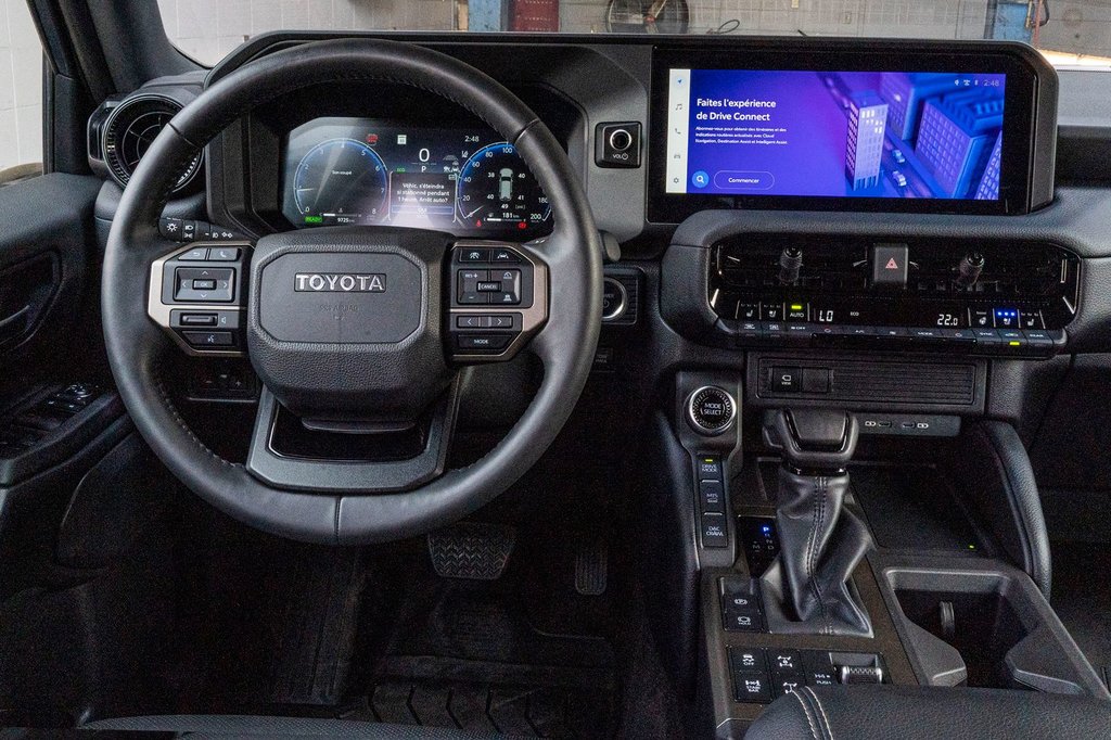 Toyota Land Cruiser **JAMAIS ACCIDENT**RARE**CUIR+TOIT+CARPLAY+MAG** 2024 à Charlemagne, Québec - 7 - w1024h768px