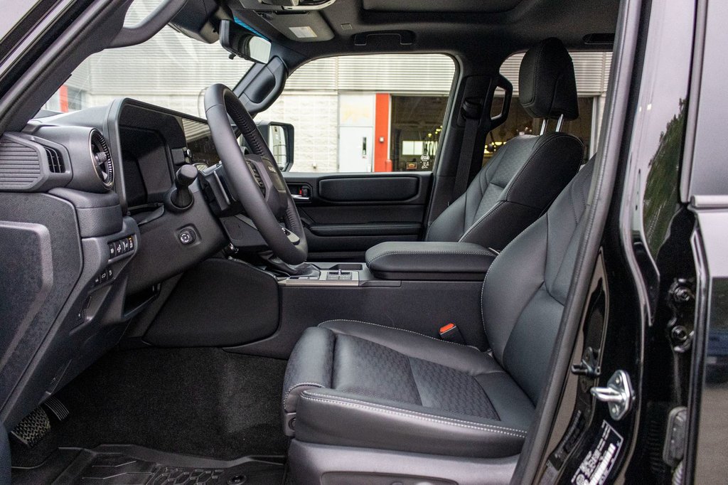 Toyota Land Cruiser Premium 2025 à Charlemagne, Québec - 25 - w1024h768px