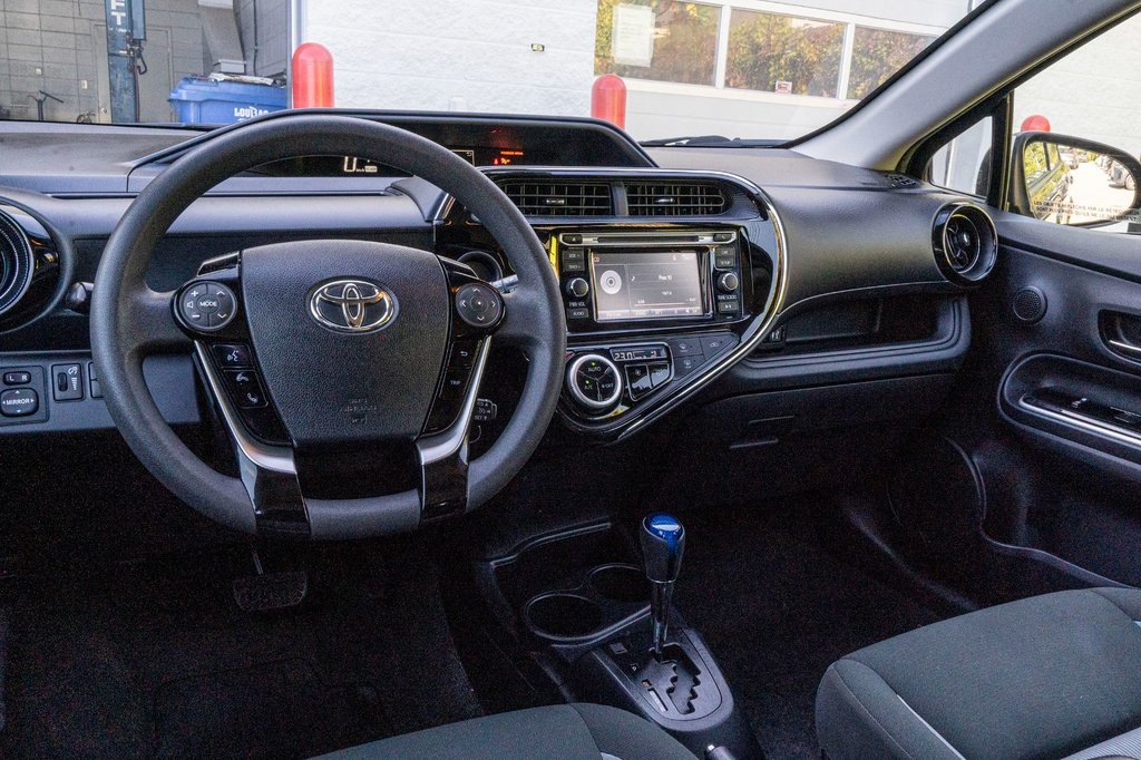 2019 Toyota Prius C AMÉLIORÉ **RARE+JAMAIS ACCIDENTÉ+BLUETOOTH+CAMÉRA* in Charlemagne, Quebec - 6 - w1024h768px