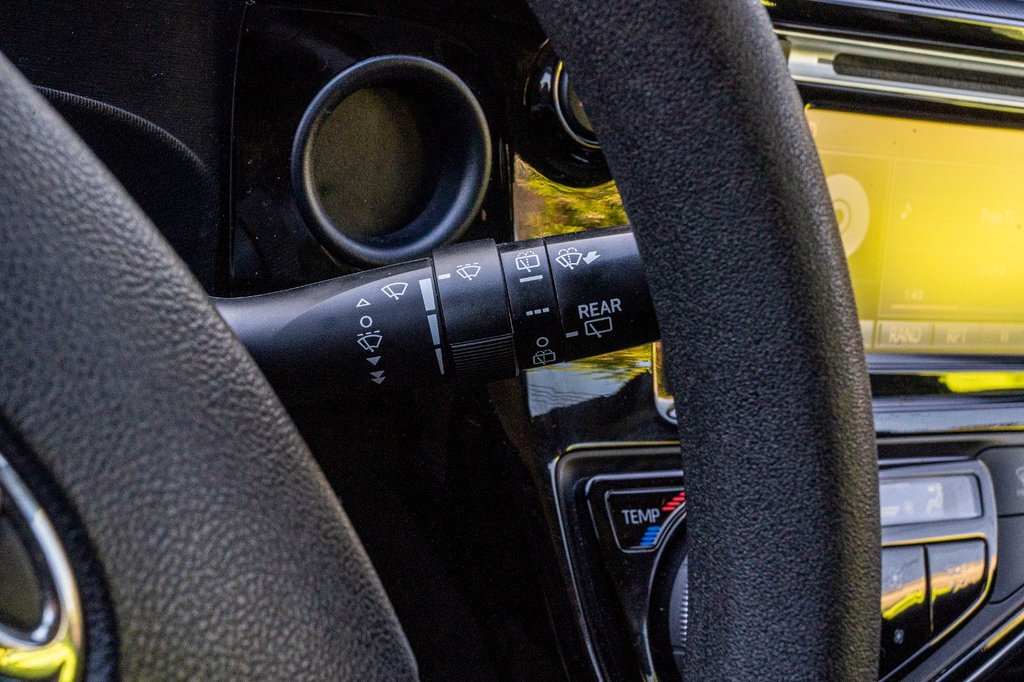 2019 Toyota Prius C AMÉLIORÉ **RARE+JAMAIS ACCIDENTÉ+BLUETOOTH+CAMÉRA* in Charlemagne, Quebec - 17 - w1024h768px