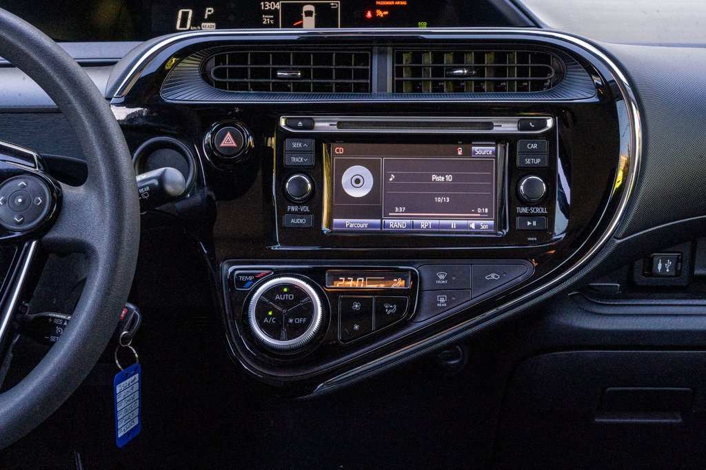 2019 Toyota Prius C AMÉLIORÉ **RARE+JAMAIS ACCIDENTÉ+BLUETOOTH+CAMÉRA* in Charlemagne, Quebec - 8 - w1024h768px