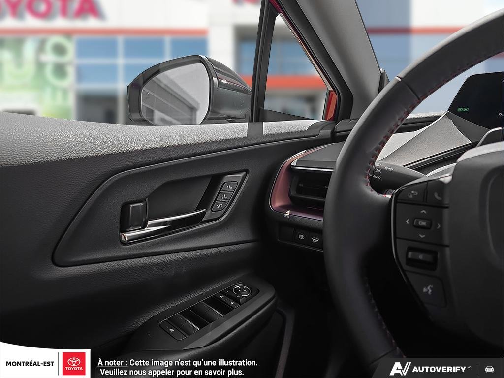 Toyota Prius Plug-in Hybrid XSE PREMIUM 2025 à Charlemagne, Québec - 16 - w1024h768px