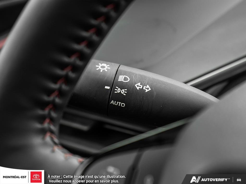 2025 Toyota Prius Plug-in Hybrid XSE PREMIUM in Charlemagne, Quebec - 24 - w1024h768px