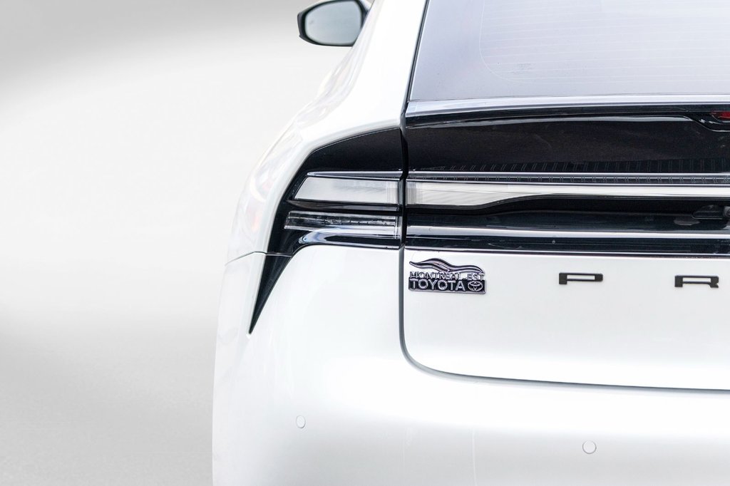 Toyota Prius Plug-In Hybrid SE **HYBRIDE BRANCHABLE**JAMAIS ACCIDENTÉ** 2025 à Charlemagne, Québec - 33 - w1024h768px