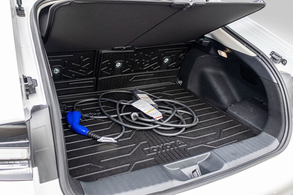 Toyota Prius Plug-In Hybrid SE **HYBRIDE BRANCHABLE**JAMAIS ACCIDENTÉ** 2025 à Charlemagne, Québec - 32 - w1024h768px