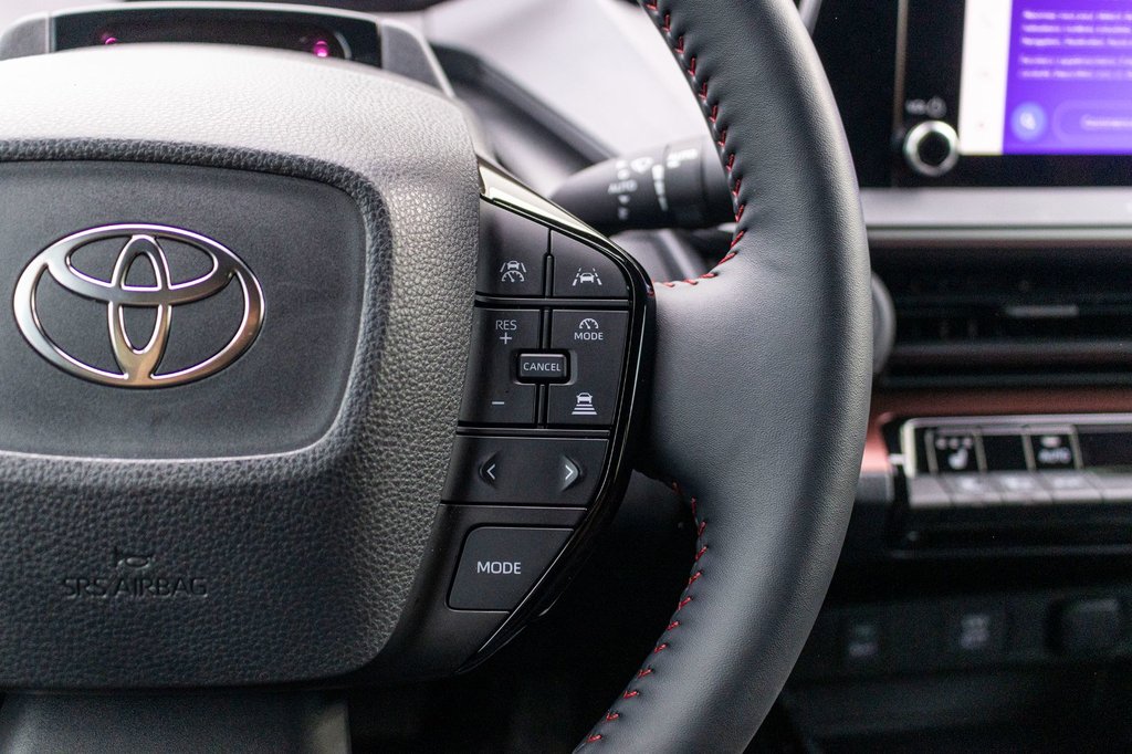 Toyota Prius Plug-In Hybrid SE **HYBRIDE BRANCHABLE**JAMAIS ACCIDENTÉ** 2025 à Charlemagne, Québec - 11 - w1024h768px