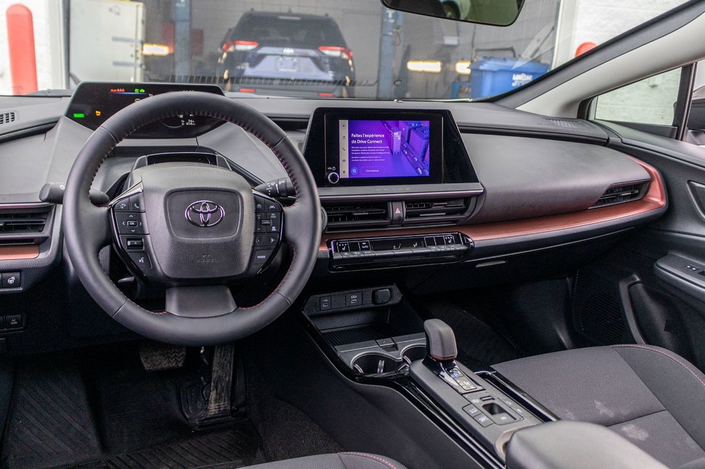 Toyota Prius Plug-In Hybrid SE **HYBRIDE BRANCHABLE**JAMAIS ACCIDENTÉ** 2025 à Charlemagne, Québec - 6 - w1024h768px