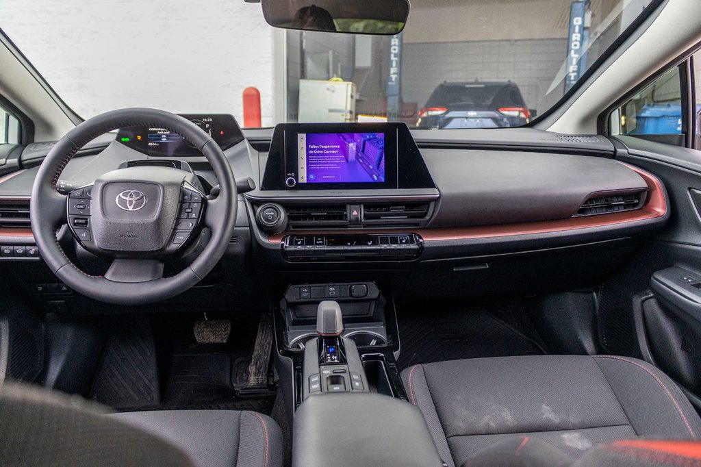 Toyota Prius Plug-In Hybrid SE **HYBRIDE BRANCHABLE**JAMAIS ACCIDENTÉ** 2025 à Charlemagne, Québec - 24 - w1024h768px