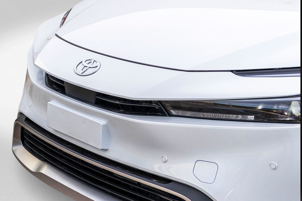 Toyota Prius Plug-In Hybrid SE **HYBRIDE BRANCHABLE**JAMAIS ACCIDENTÉ** 2025 à Charlemagne, Québec - 36 - w1024h768px