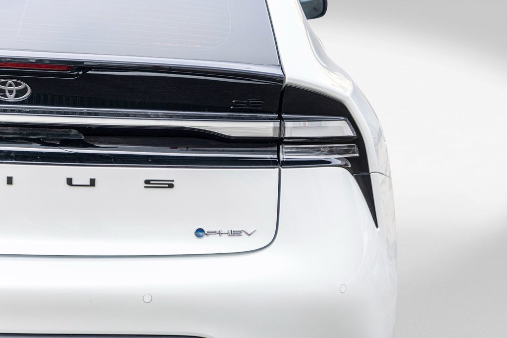 Toyota Prius Plug-In Hybrid SE **HYBRIDE BRANCHABLE**JAMAIS ACCIDENTÉ** 2025 à Charlemagne, Québec - 34 - w1024h768px