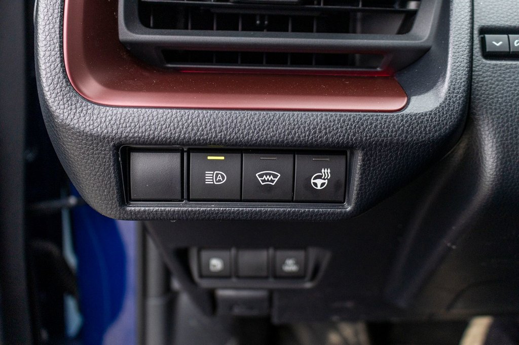 2025 Toyota Prius Plug-In Hybrid XSE in Charlemagne, Quebec - 20 - w1024h768px