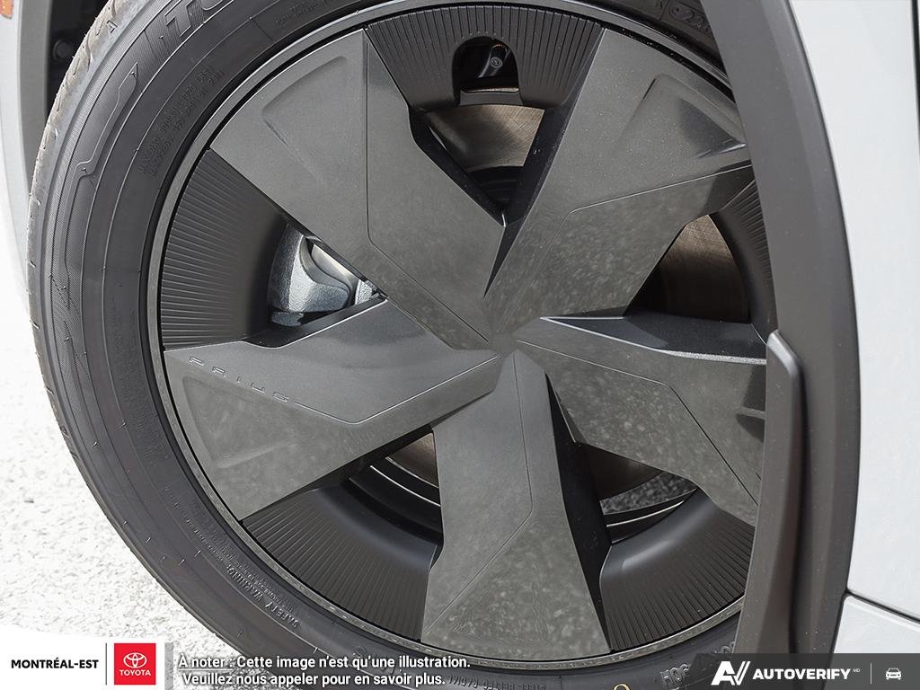 2026 Toyota Prius Plug-in Hybrid SE in Charlemagne, Quebec - 7 - w1024h768px