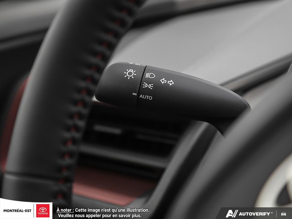 2026 Toyota Prius Plug-in Hybrid SE in Charlemagne, Quebec - 25 - w1024h768px