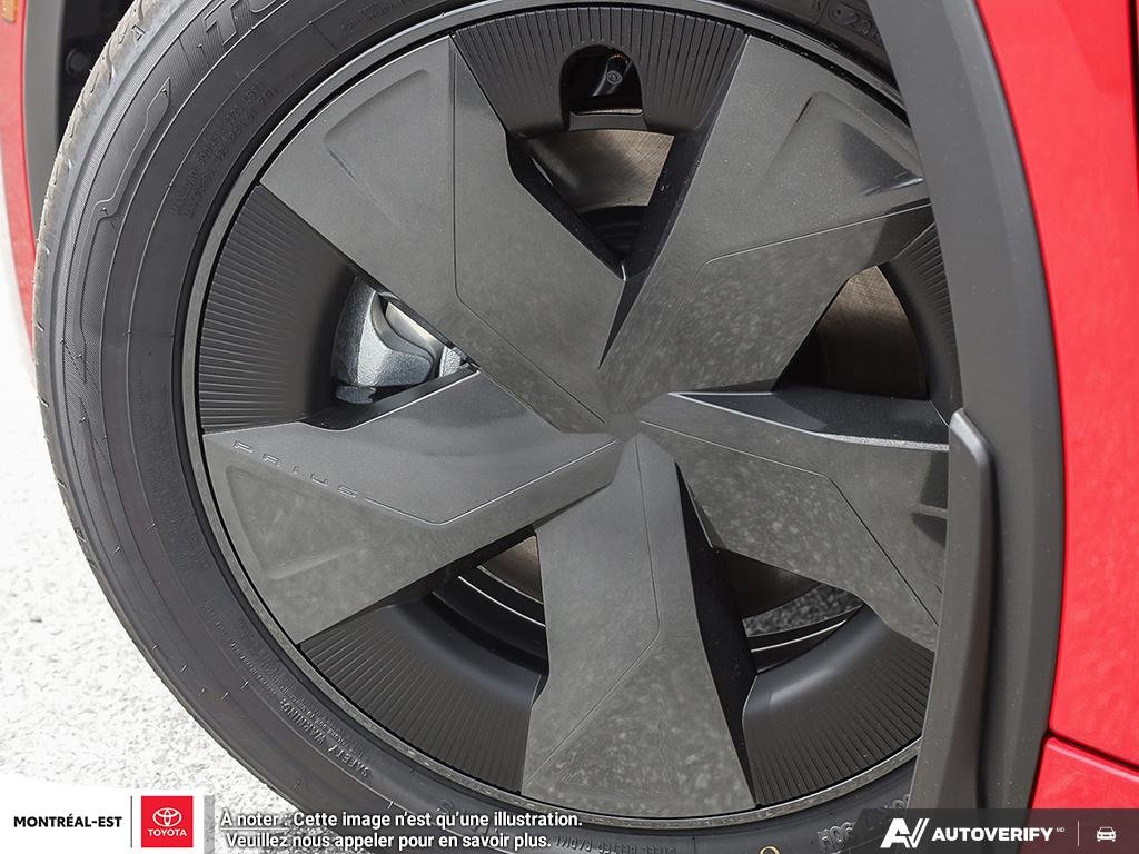 2026 Toyota Prius Plug-in Hybrid SE in Charlemagne, Quebec - 8 - w1024h768px