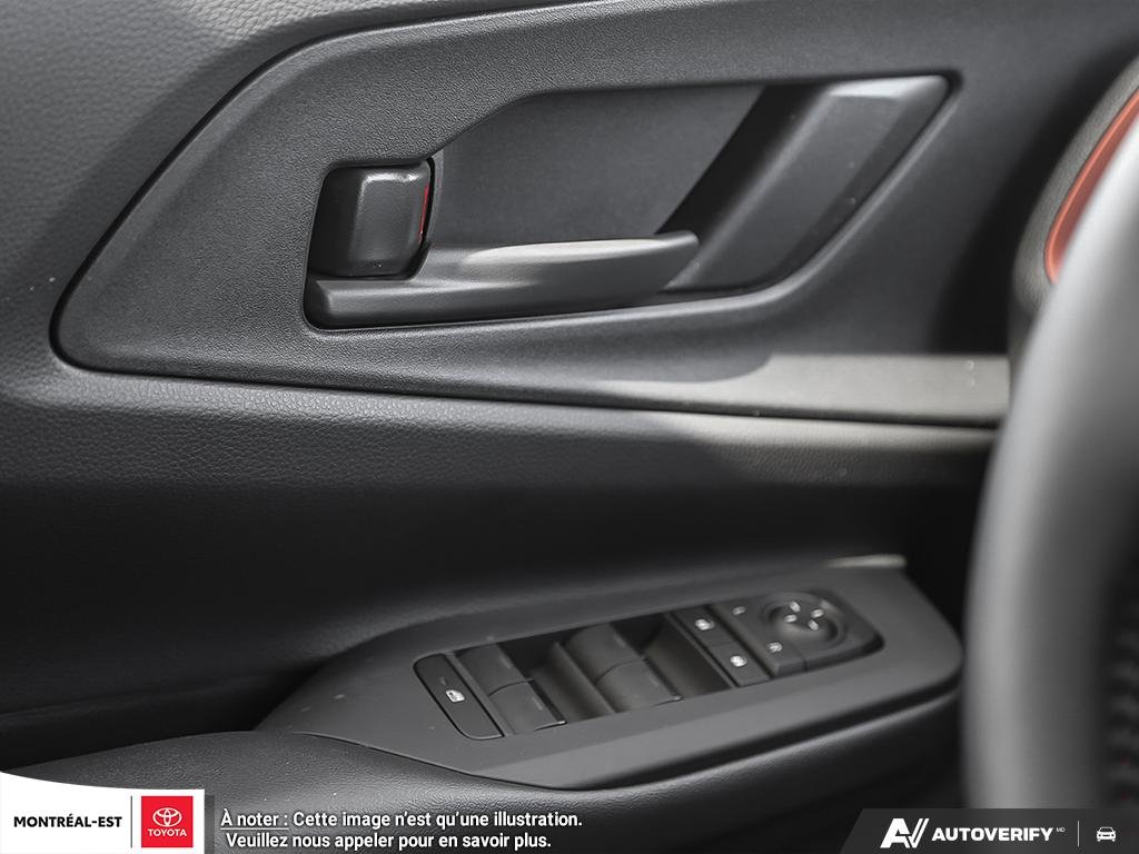 2026 Toyota Prius Plug-in Hybrid SE in Charlemagne, Quebec - 16 - w1024h768px