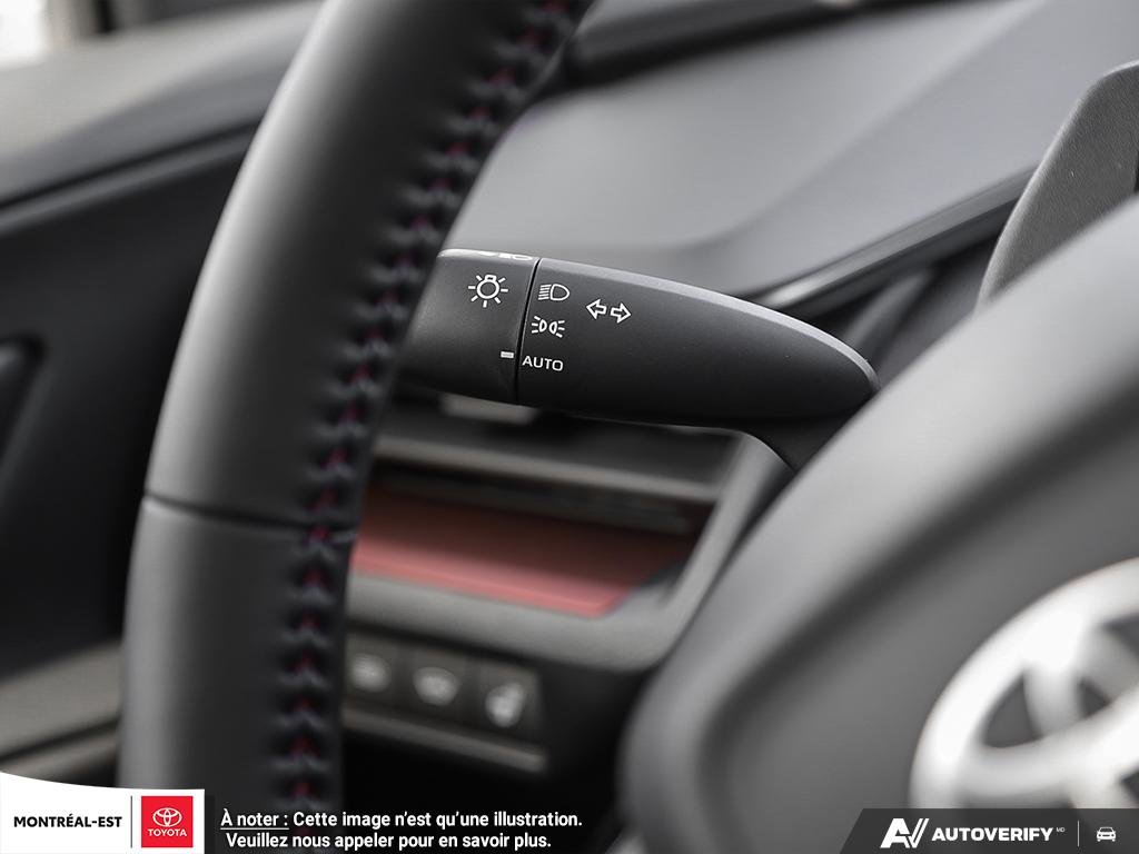 2026 Toyota Prius Plug-in Hybrid SE in Charlemagne, Quebec - 25 - w1024h768px