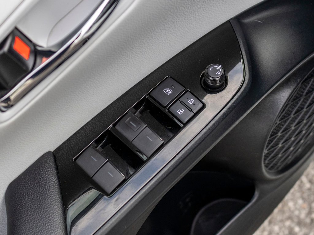 Toyota Prius Prime Upgrade 2020 à Charlemagne, Québec - 27 - w1024h768px