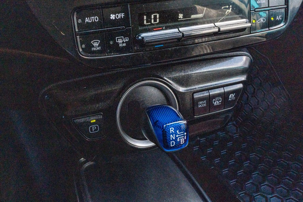 2021 Toyota PRIUS PRIME **HYBRIDE BRANCHABLE**JAMAIS ACCIDENTÉ** in Charlemagne, Quebec - 13 - w1024h768px