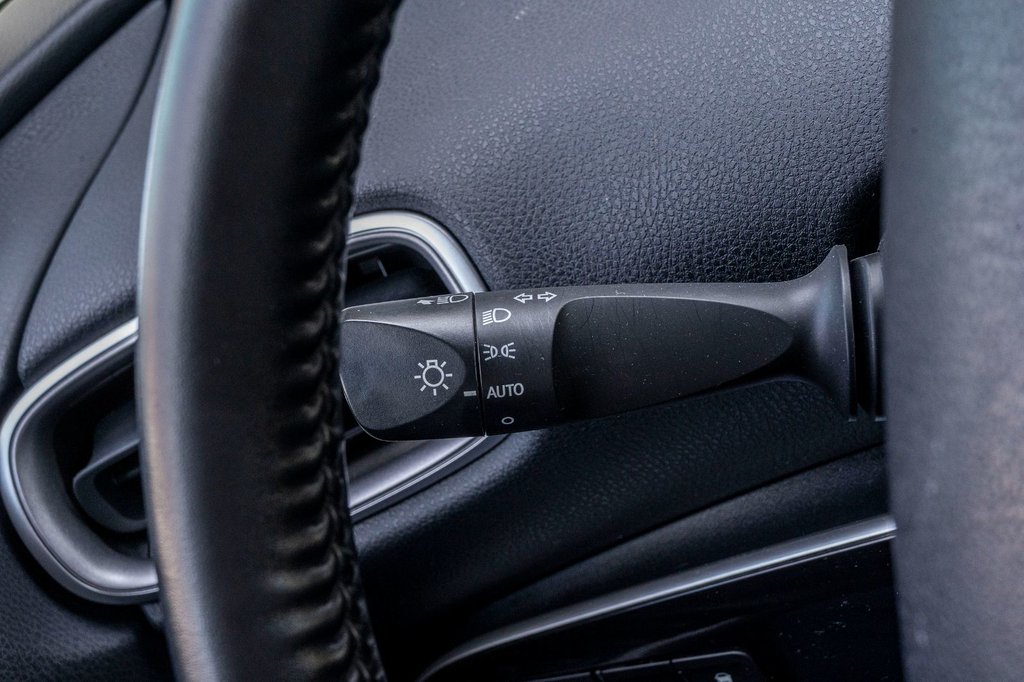 Toyota PRIUS PRIME **HYBRIDE BRANCHABLE**JAMAIS ACCIDENTÉ** 2021 à Charlemagne, Québec - 17 - w1024h768px