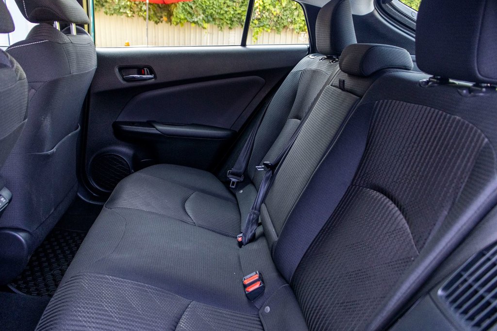 2021 Toyota PRIUS PRIME **HYBRIDE BRANCHABLE**JAMAIS ACCIDENTÉ** in Charlemagne, Quebec - 27 - w1024h768px