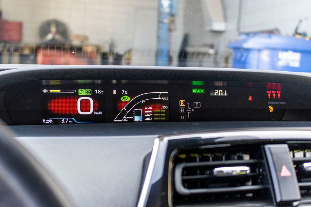 2021 Toyota PRIUS PRIME **HYBRIDE BRANCHABLE**JAMAIS ACCIDENTÉ** in Charlemagne, Quebec - 17 - w1024h768px