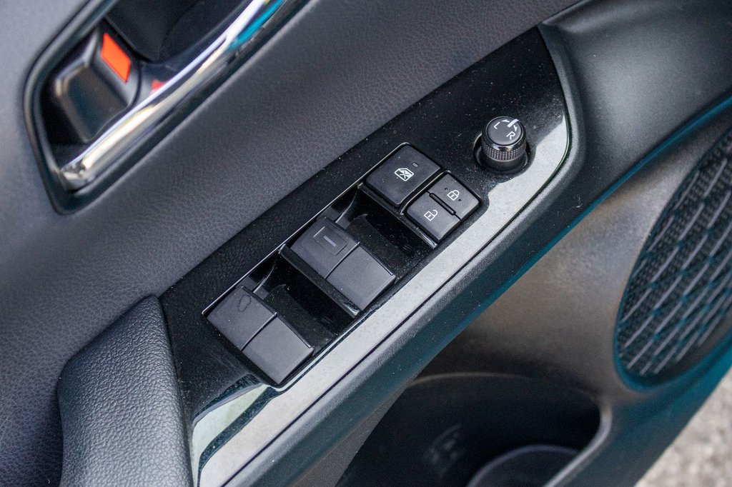 2021 Toyota PRIUS PRIME **HYBRIDE BRANCHABLE**JAMAIS ACCIDENTÉ** in Charlemagne, Quebec - 26 - w1024h768px