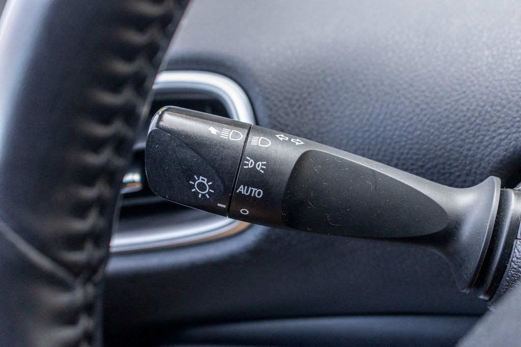 2021 Toyota PRIUS PRIME **HYBRIDE BRANCHABLE**JAMAIS ACCIDENTÉ** in Charlemagne, Quebec - 18 - w1024h768px