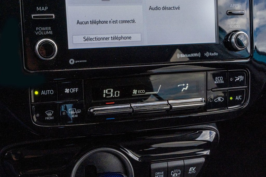 2021 Toyota Prius Prime **HYBRIDE BRANCHABLE**JAMAIS ACCIDENTÉ** in Charlemagne, Quebec - 12 - w1024h768px