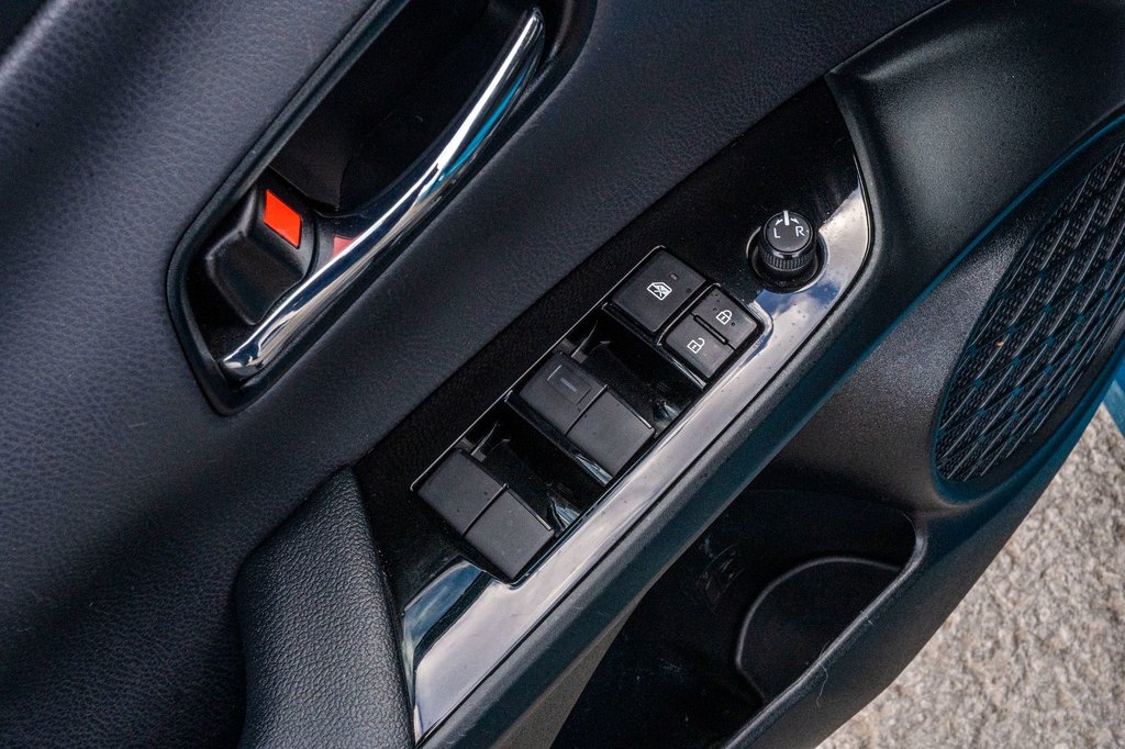 2021 Toyota Prius Prime **HYBRIDE BRANCHABLE**JAMAIS ACCIDENTÉ** in Charlemagne, Quebec - 21 - w1024h768px