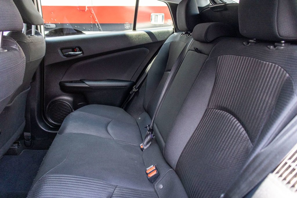 2022 Toyota PRIUS PRIME **HYBRIDE BRANCHABLE**JAMAIS ACCIDENTÉ** in Charlemagne, Quebec - 27 - w1024h768px