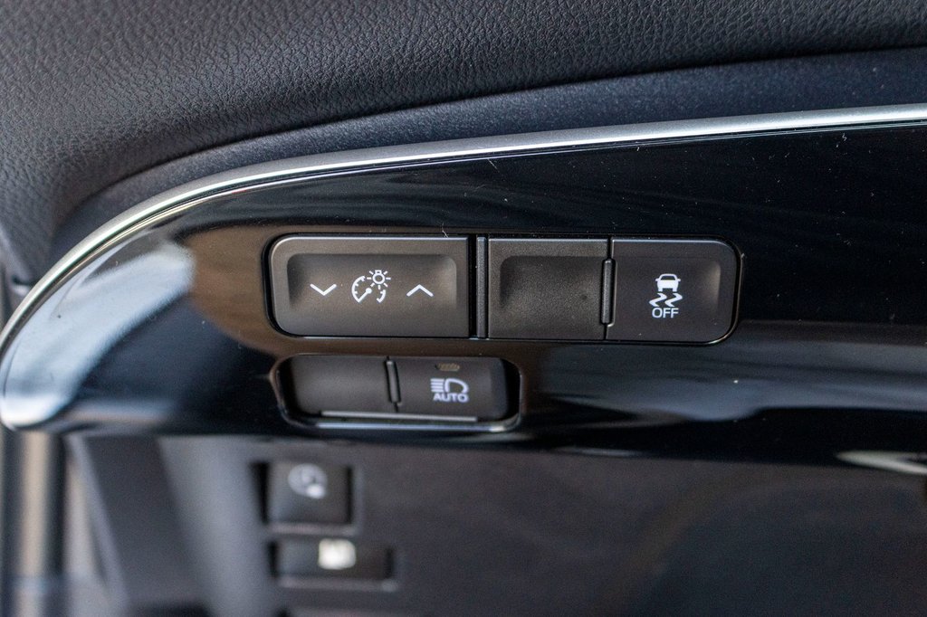 2022 Toyota PRIUS PRIME **HYBRIDE BRANCHABLE**JAMAIS ACCIDENTÉ** in Charlemagne, Quebec - 21 - w1024h768px