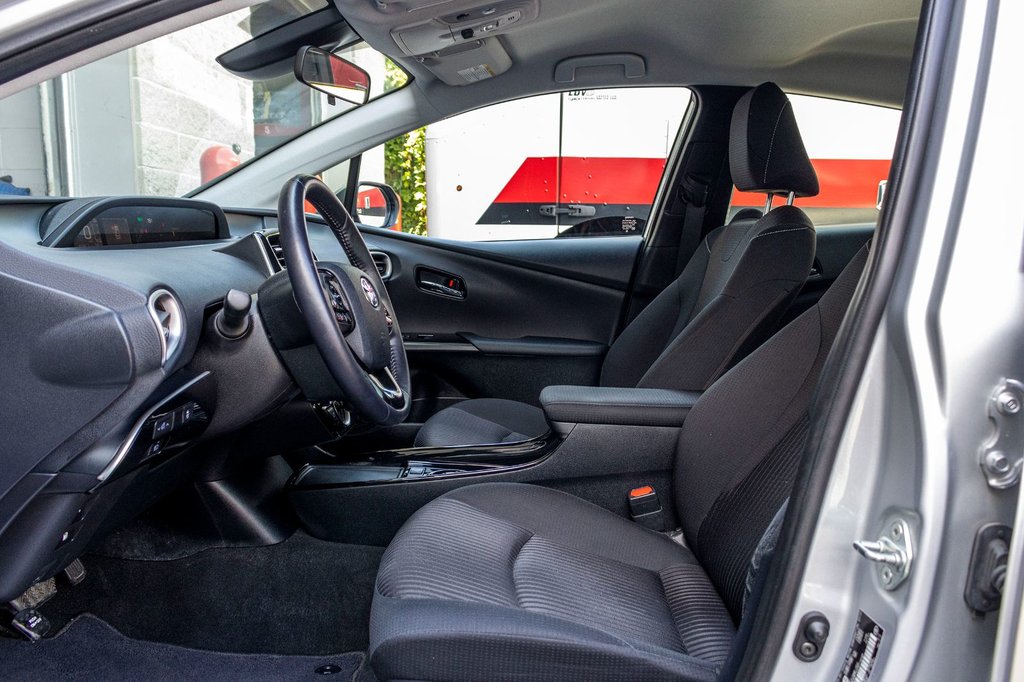 2022 Toyota PRIUS PRIME **HYBRIDE BRANCHABLE**JAMAIS ACCIDENTÉ** in Charlemagne, Quebec - 23 - w1024h768px