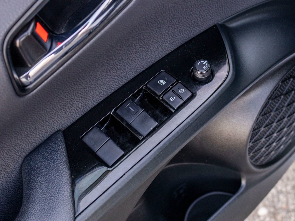 2022 Toyota Prius Prime AMÉLIORÉ **HYBRIDE BRANCHABLE**JAMAIS ACCIDENTÉ** in Saint-Jérôme, Quebec - 30 - w1024h768px