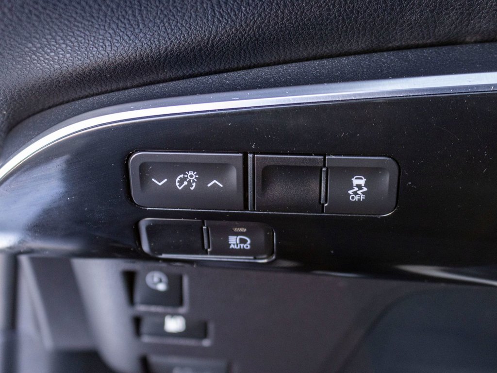 2022 Toyota Prius Prime AMÉLIORÉ **HYBRIDE BRANCHABLE**JAMAIS ACCIDENTÉ** in Saint-Jérôme, Quebec - 22 - w1024h768px