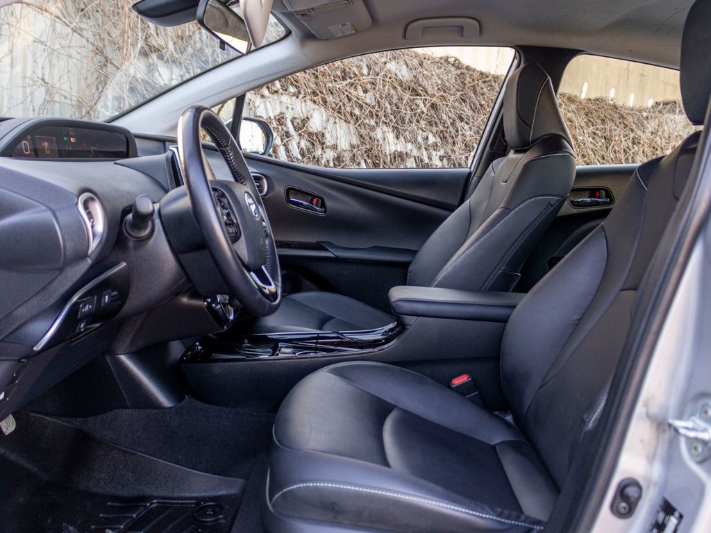 2022 Toyota Prius Prime AMÉLIORÉ **HYBRIDE BRANCHABLE**JAMAIS ACCIDENTÉ** in Saint-Jérôme, Quebec - 25 - w1024h768px