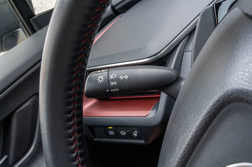 Toyota PRIUS PRIME XSE **HYBRIDE BRANCHABLE**JAMAIS ACCIDENTÉ** 2023 à Charlemagne, Québec - 16 - w1024h768px