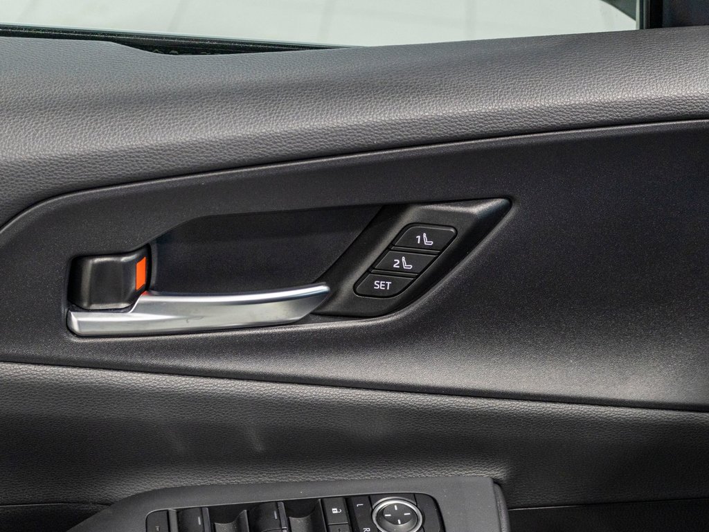 2023 Toyota Prius Prime XSE PREMIUM **JAMAIS ACCIDENTÉ+PPF+TOIT PANO+JBL** in Saint-Jérôme, Quebec - 30 - w1024h768px