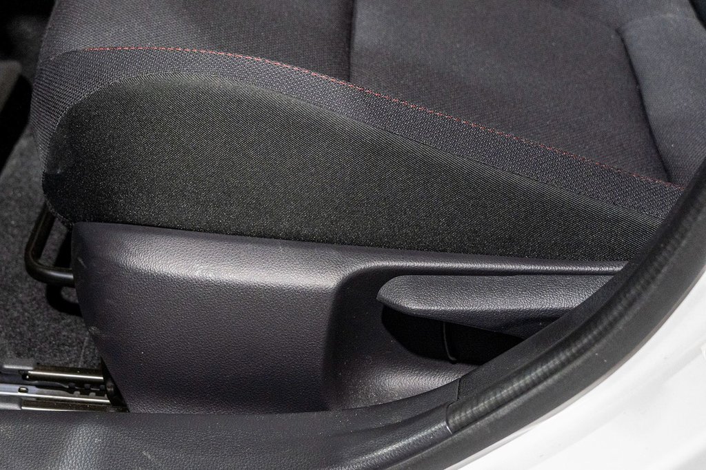 2024 Toyota Prius Prime SE **HYBRIDE BRANCHABLE**JAMAIS ACCIDENTÉ** in Charlemagne, Quebec - 17 - w1024h768px