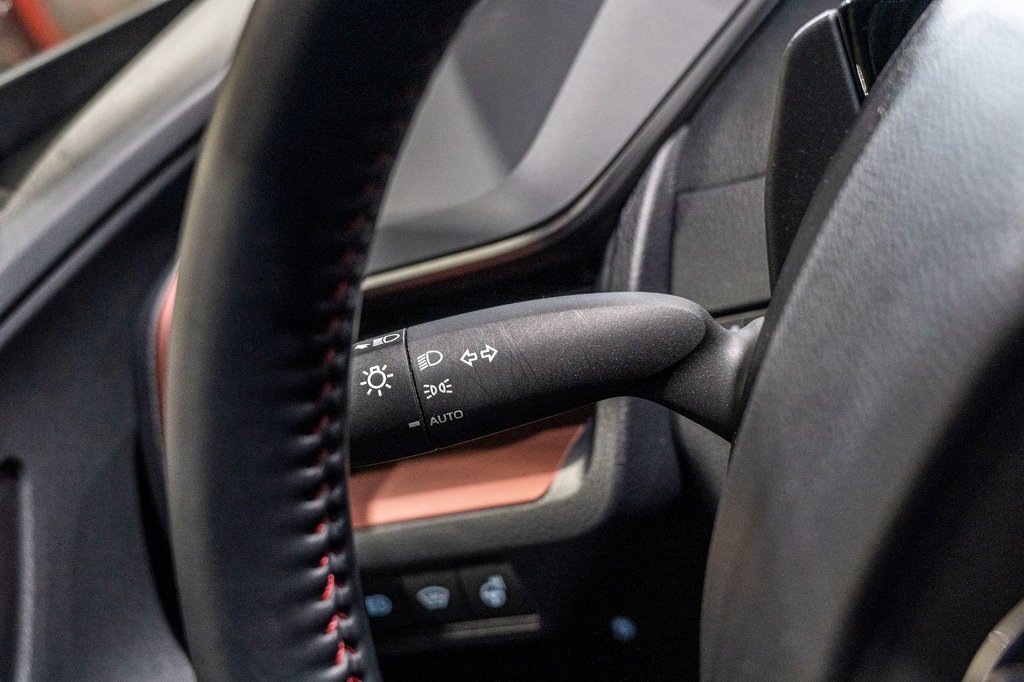 2024 Toyota Prius Prime SE **HYBRIDE BRANCHABLE**JAMAIS ACCIDENTÉ** in Charlemagne, Quebec - 14 - w1024h768px