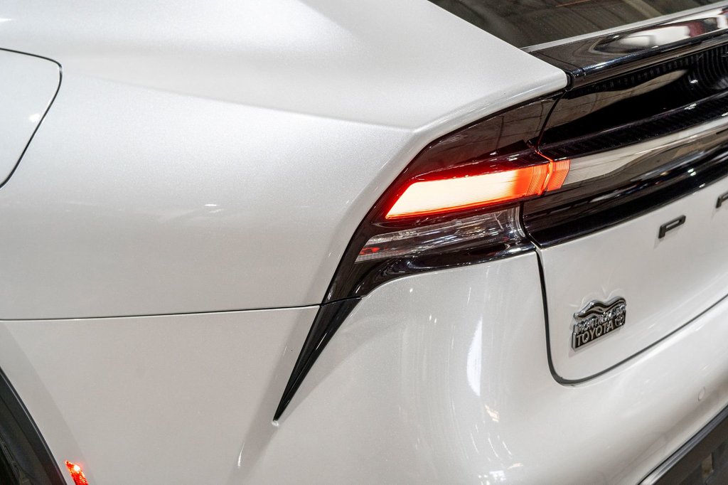 2024 Toyota Prius Prime SE **HYBRIDE BRANCHABLE**JAMAIS ACCIDENTÉ** in Charlemagne, Quebec - 24 - w1024h768px