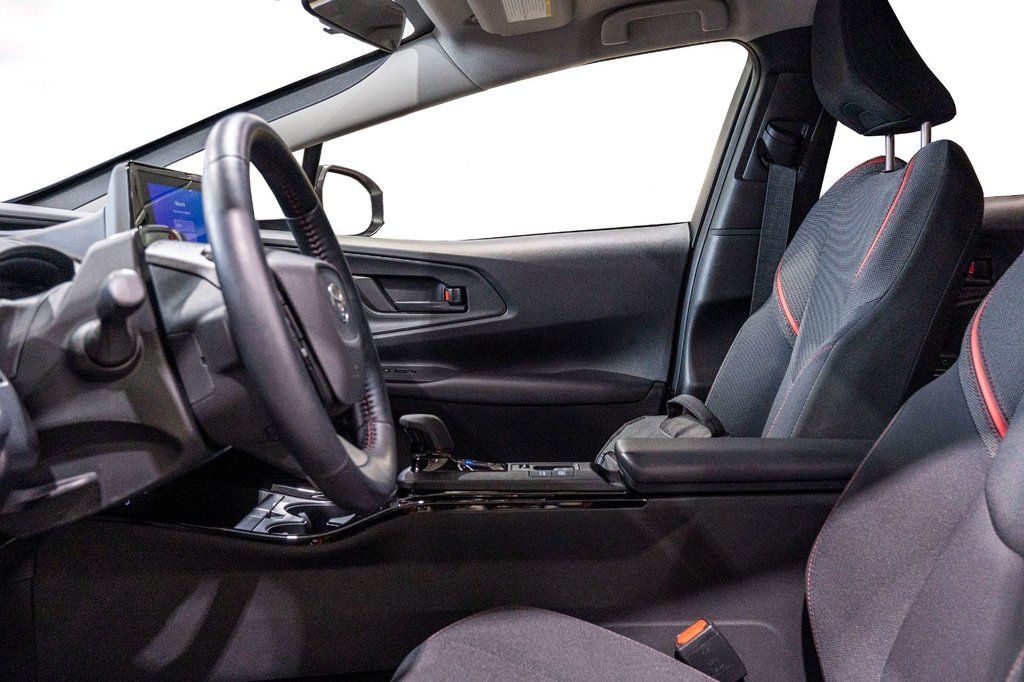 2024 Toyota Prius Prime SE **HYBRIDE BRANCHABLE**JAMAIS ACCIDENTÉ** in Charlemagne, Quebec - 16 - w1024h768px