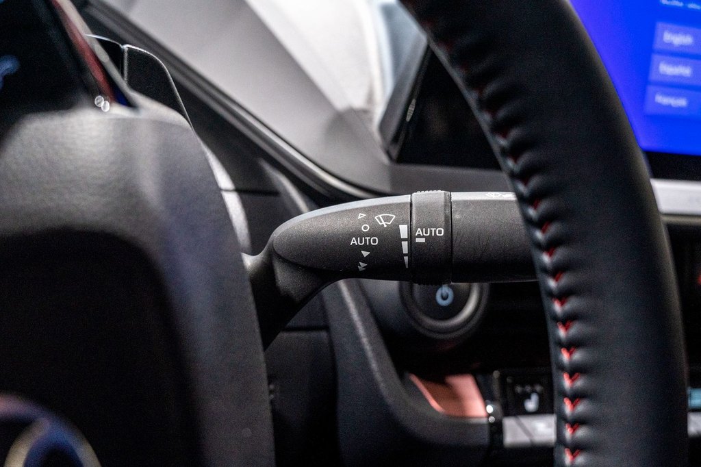 2024 Toyota Prius Prime SE **HYBRIDE BRANCHABLE**JAMAIS ACCIDENTÉ** in Charlemagne, Quebec - 15 - w1024h768px