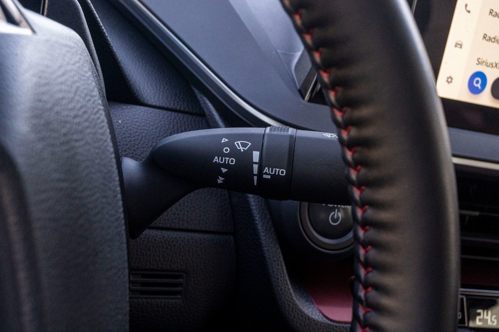 2024 Toyota Prius Prime SE **HYBRIDE BRANCHABLE**JAMAIS ACCIDENTÉ** in Charlemagne, Quebec - 18 - w1024h768px