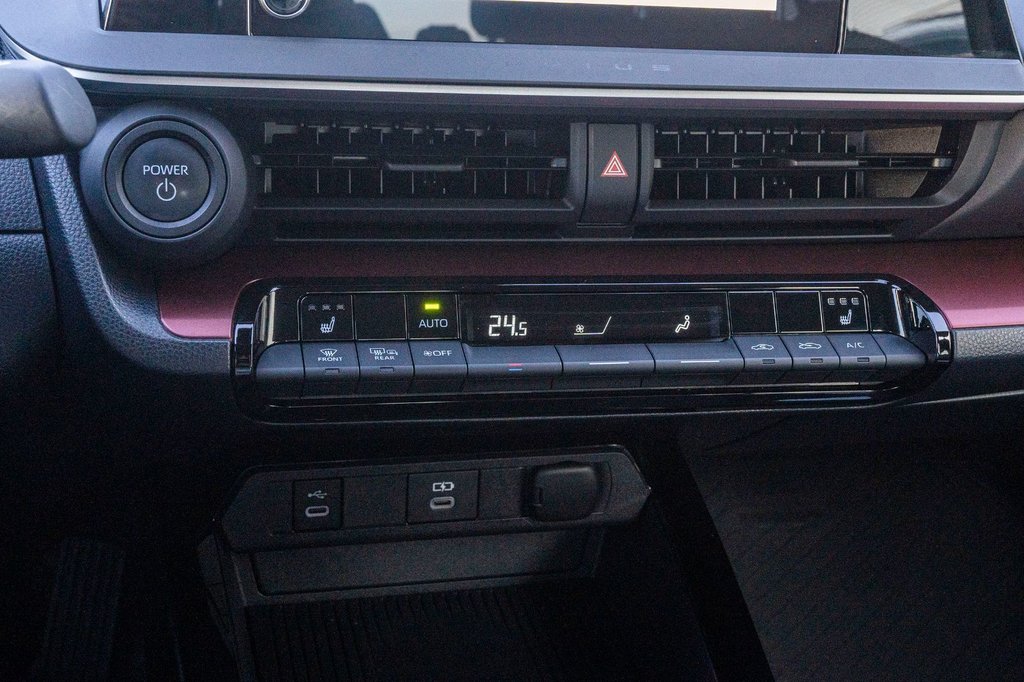 2024 Toyota Prius Prime SE **HYBRIDE BRANCHABLE**JAMAIS ACCIDENTÉ** in Charlemagne, Quebec - 13 - w1024h768px