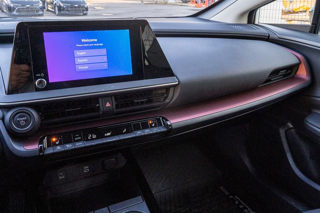 2024 Toyota Prius Prime SE **HYBRIDE BRANCHABLE**JAMAIS ACCIDENTÉ** in Charlemagne, Quebec - 12 - w1024h768px