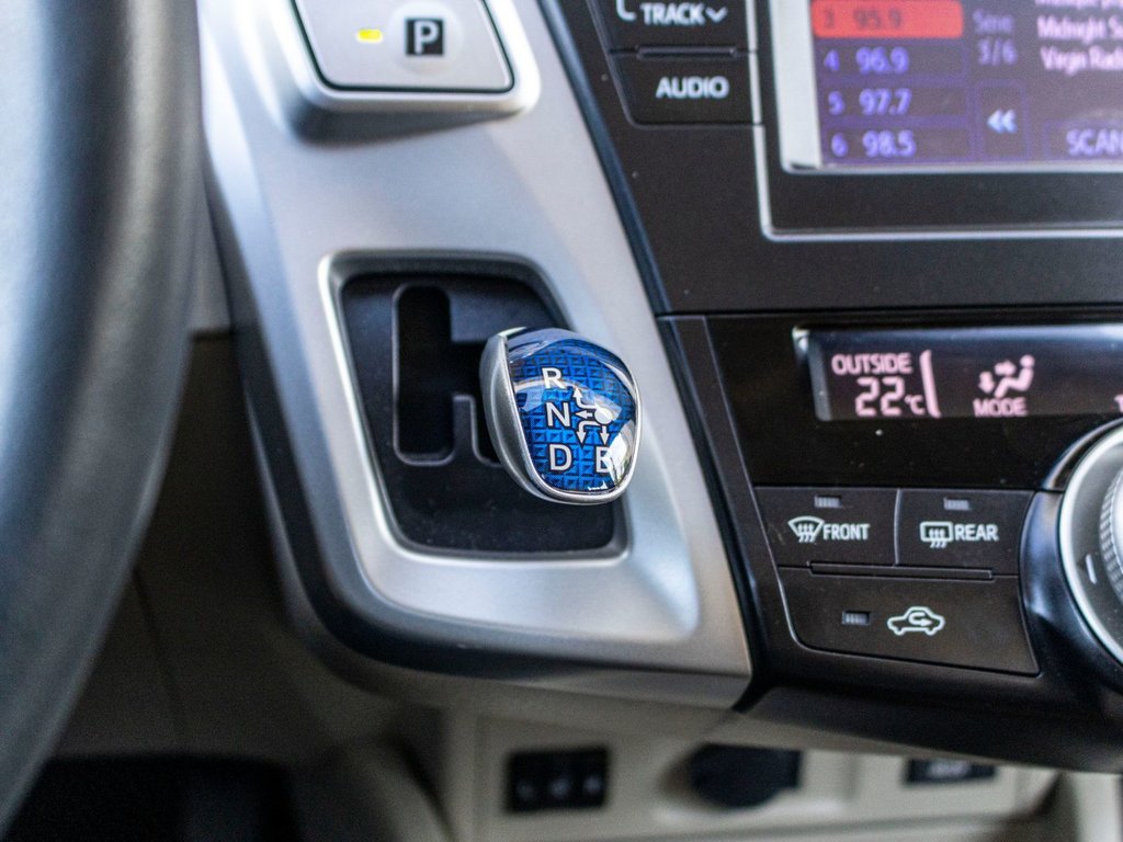 2012 Toyota Prius v TOURING **TRÈS BAS KILO**JAMAIS ACCIDENTÉ** in Saint-Jérôme, Quebec - 15 - w1024h768px