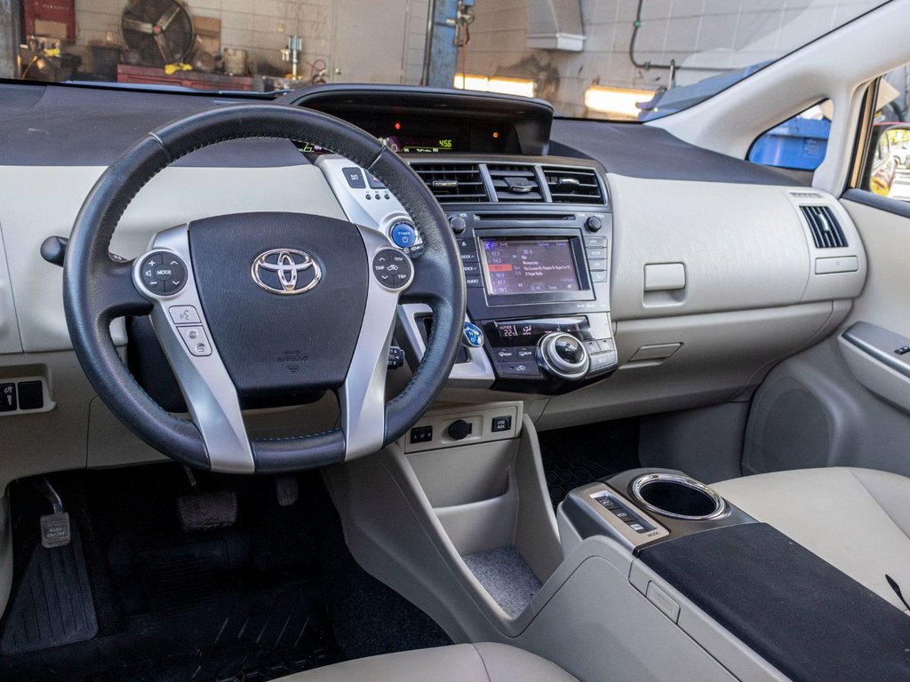 2012 Toyota Prius v TOURING **TRÈS BAS KILO**JAMAIS ACCIDENTÉ** in Saint-Jérôme, Quebec - 7 - w1024h768px